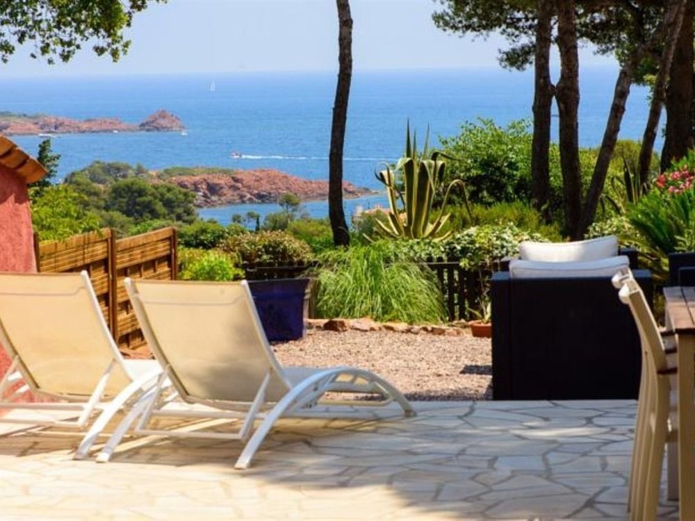 Bastidon Vue Mer Antheor-Cap-Roux ภายนอก รูปภาพ